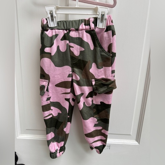 Other - 3T Girls Pink and Green Camouflage Jogger Sweatpants with Pockets